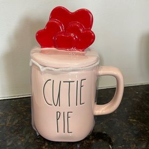 Rae Dunn - CUTIE PIE - topper mug